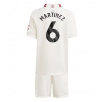 Camisa de Futebol Manchester United Lisandro Martinez #6 Equipamento Alternativo Infantil 2023-24 Manga Curta (+ Calças curtas)
